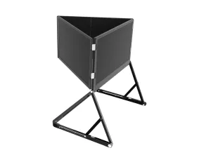 Panelo Core mit ausgeschalteten Displays in Dreieckstellung